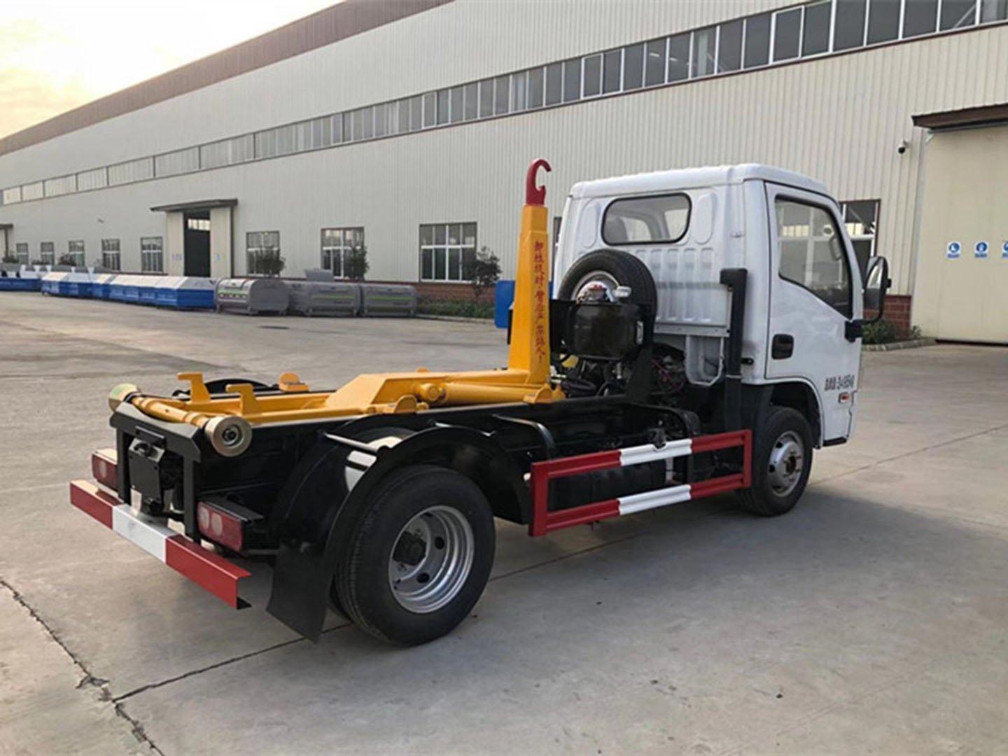 Yuejin Hook Loader Truck Side View