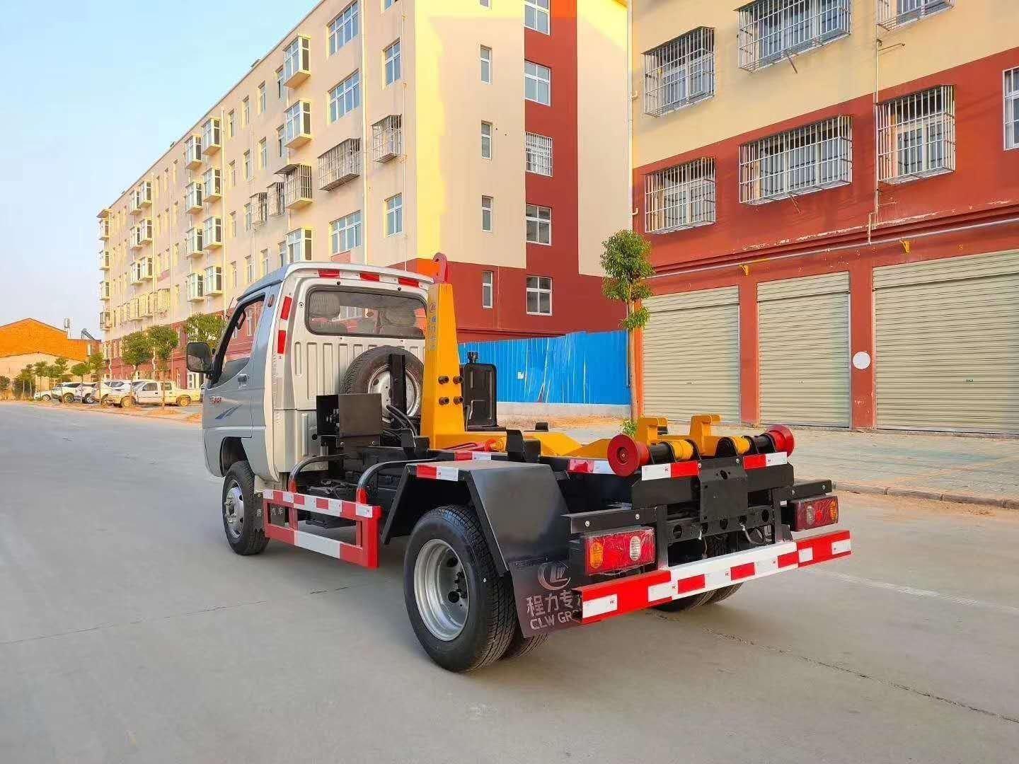 Tangjun 3m³ Hook Lift Garbage Truck Front View