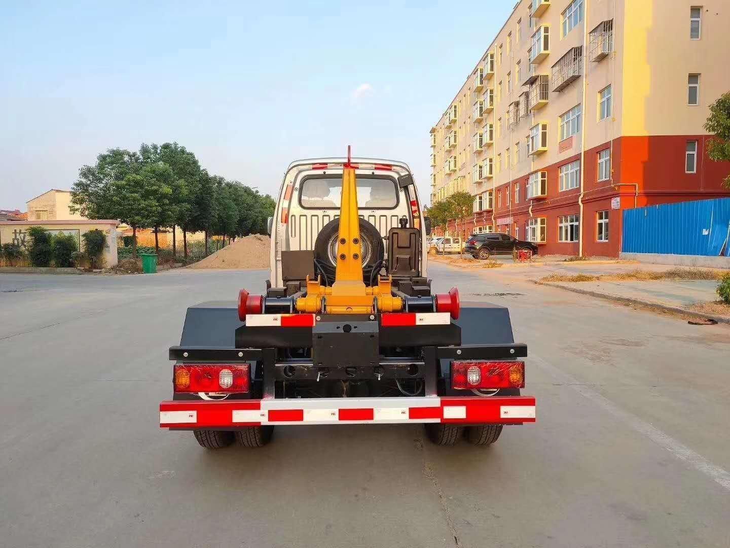 Tangjun Hook Loader Truck Rear Dual Wheels