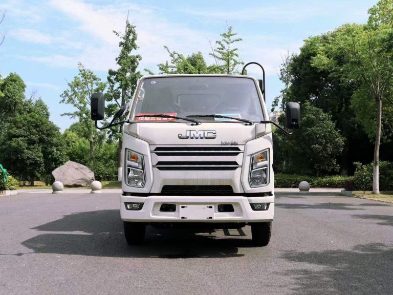 Front view of JMC Shunda 6 CBM compactor garbage truck