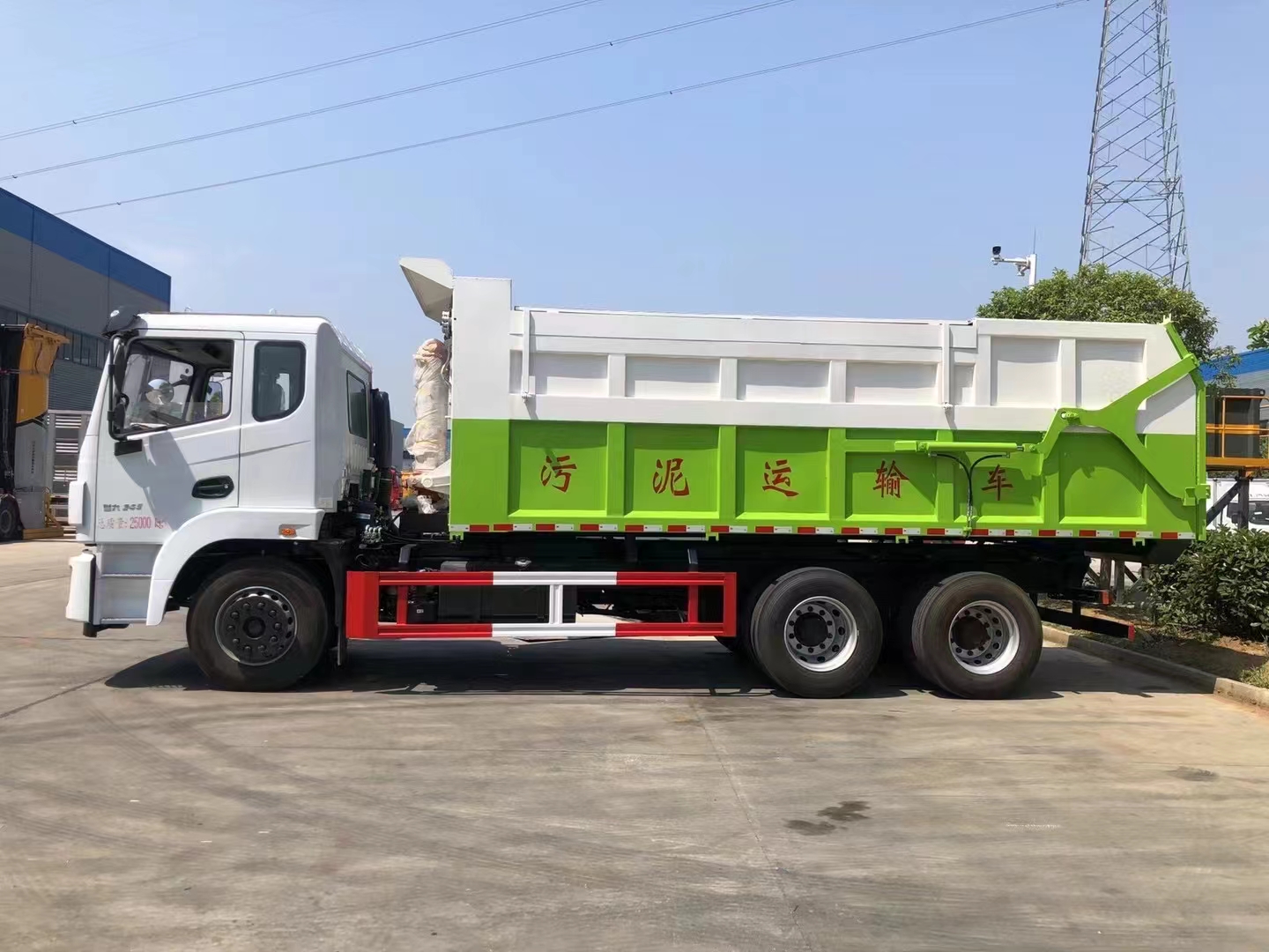 Chengli Group National VI Dongfeng Jincheng Docking Garbage Truck Front View