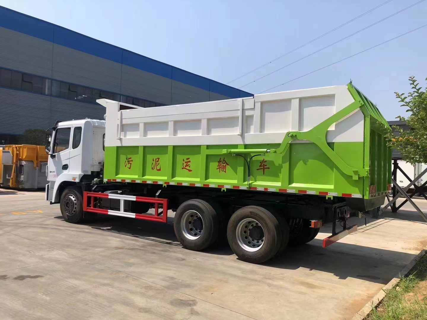 Chengli Group National VI Dongfeng Jincheng Docking Garbage Truck Front View