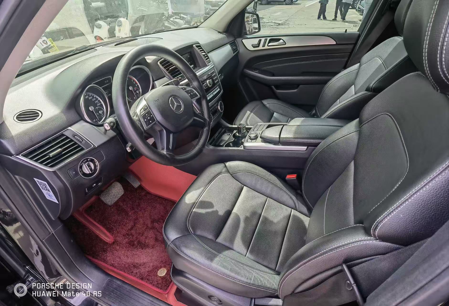 Mercedes-Benz M-Class 2014 ML 320 4MATIC interior