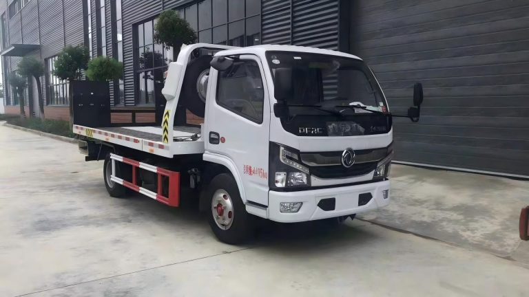 Dongfeng Captain recovery vehicle side profile