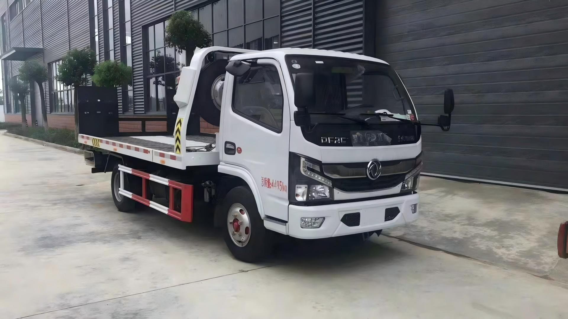 Dongfeng Captain recovery vehicle side profile
