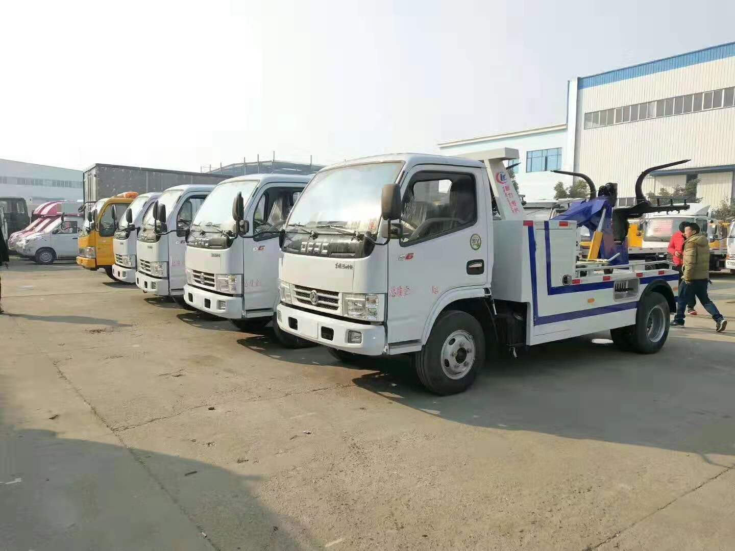 Dongfeng recovery vehicle rear view
