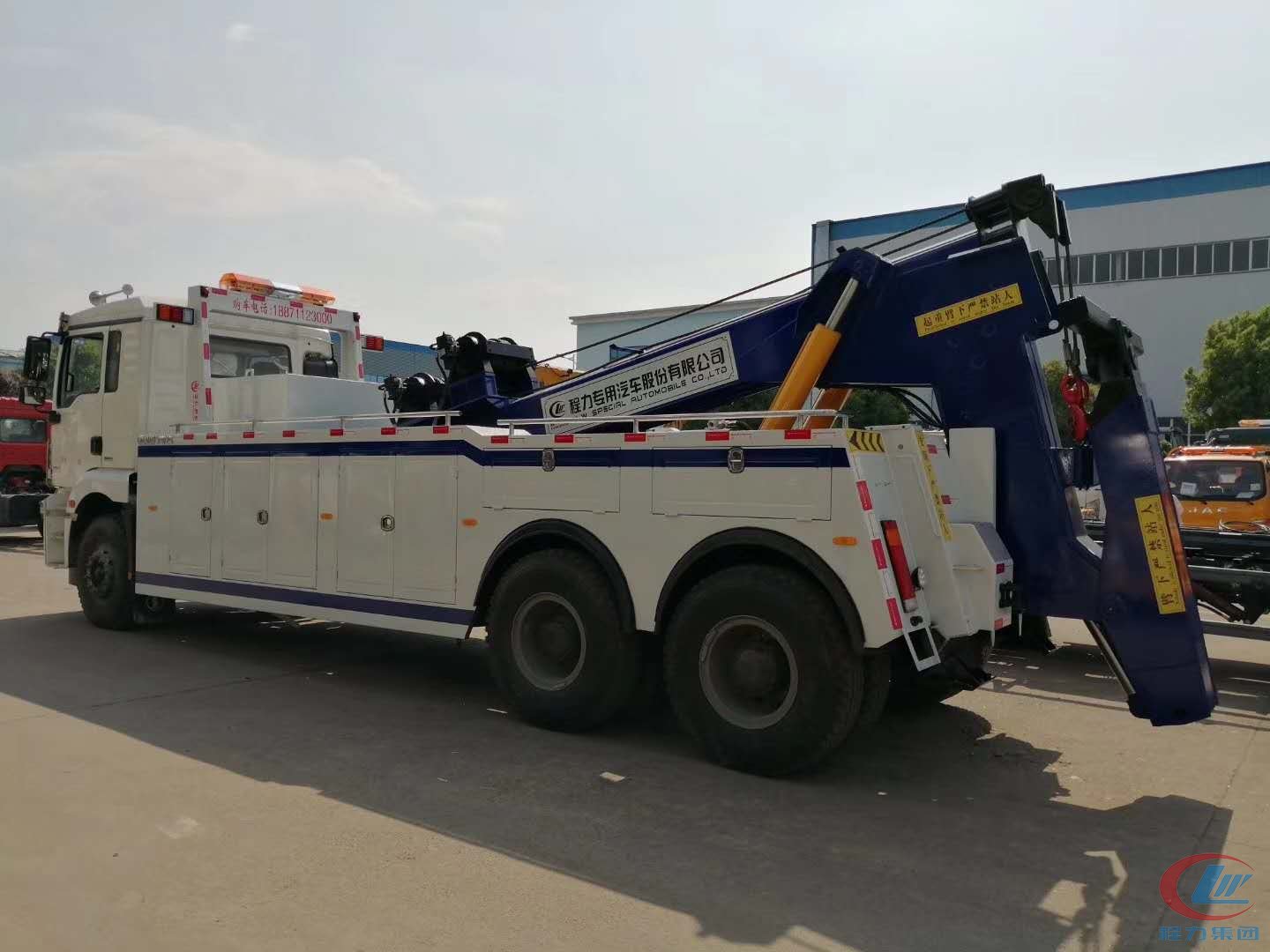 Shacman recovery truck hydraulic winch