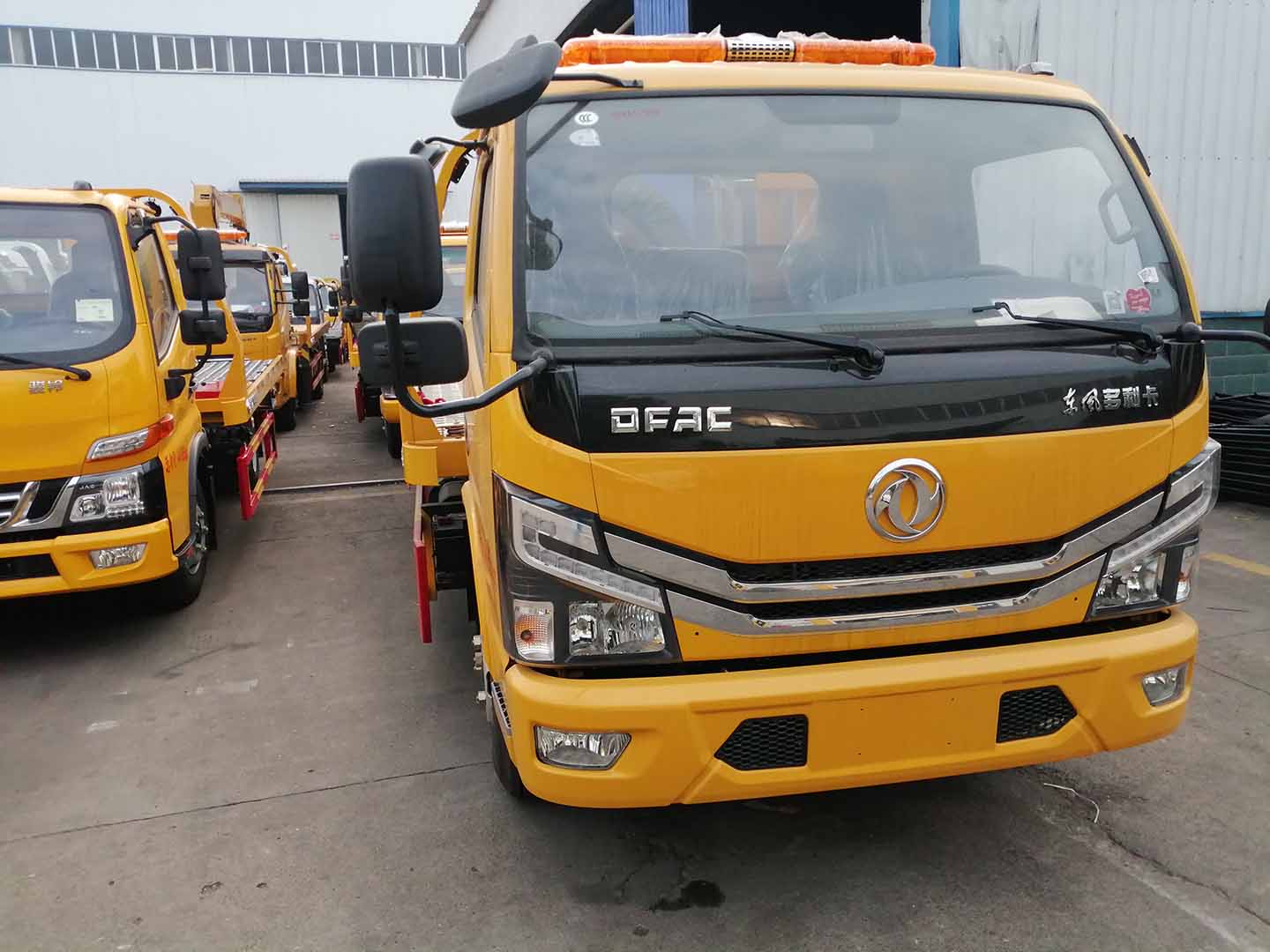 Dongfeng Dolicar recovery vehicle flatbed detail
