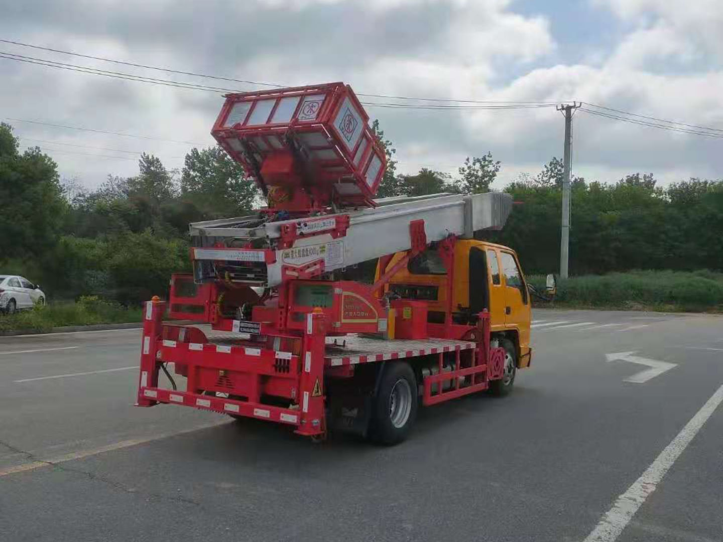 36m moving lift bucket detail