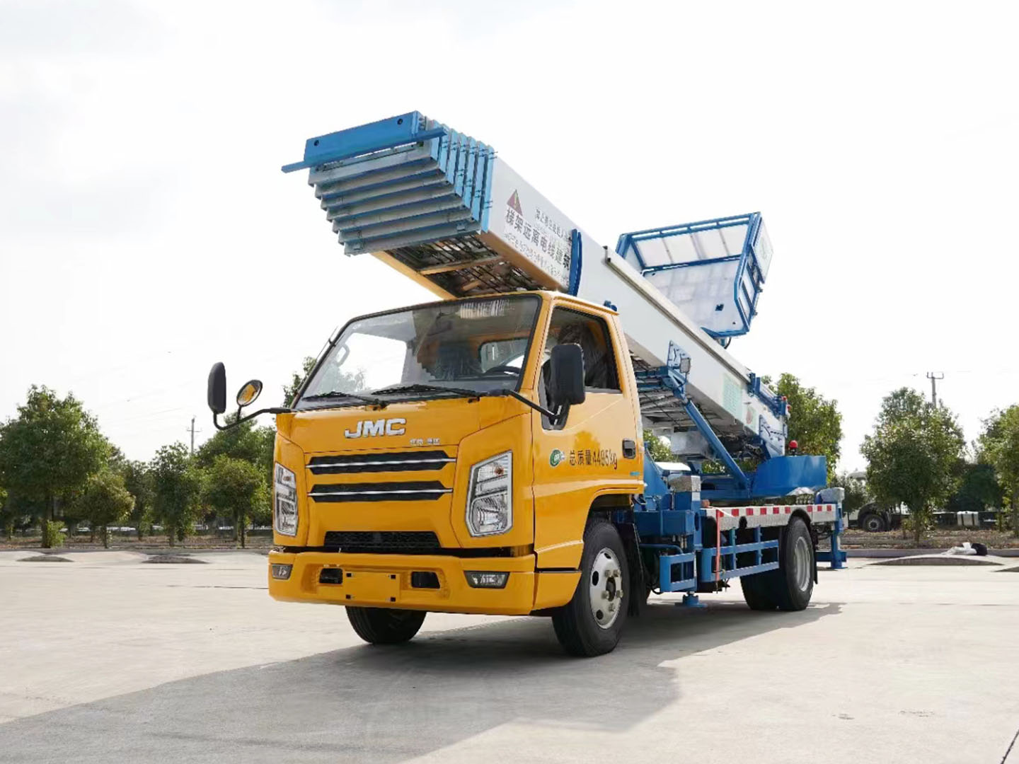 36m aerial ladder truck side profile