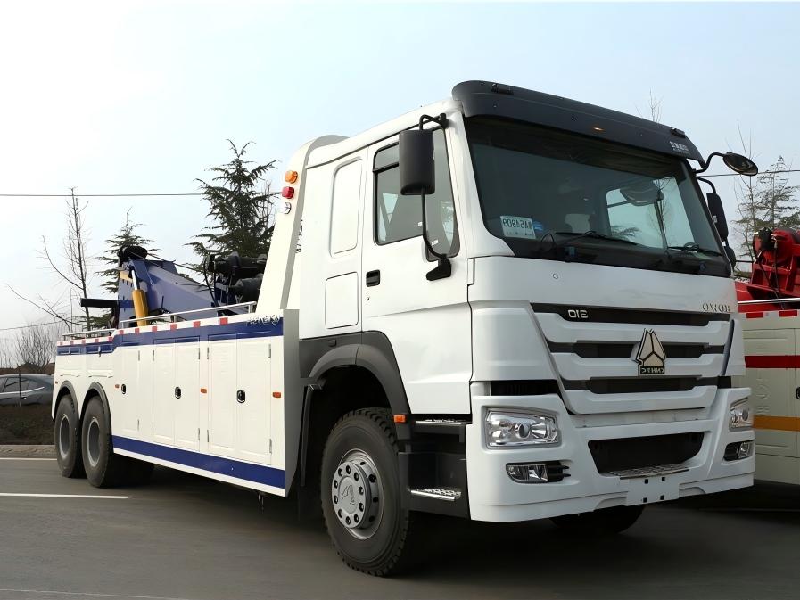 Sinotruk HOWO wrecker truck front view