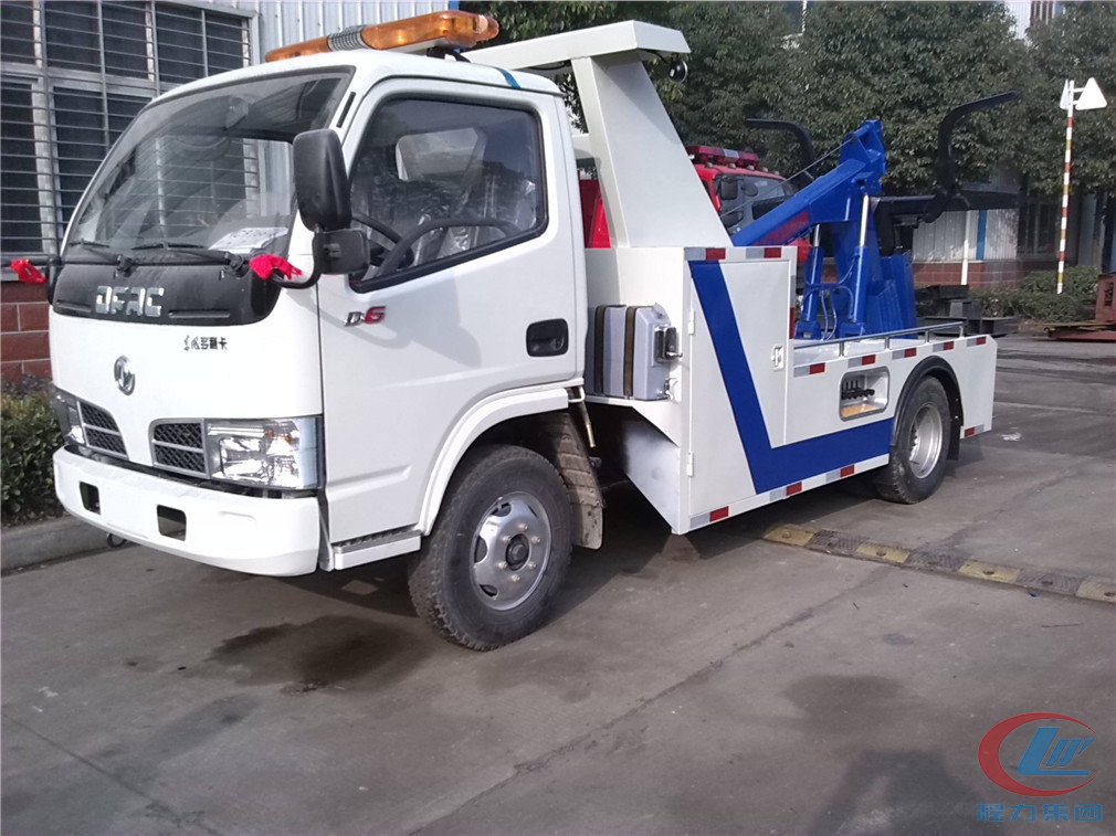 Dongfeng wrecker truck front view