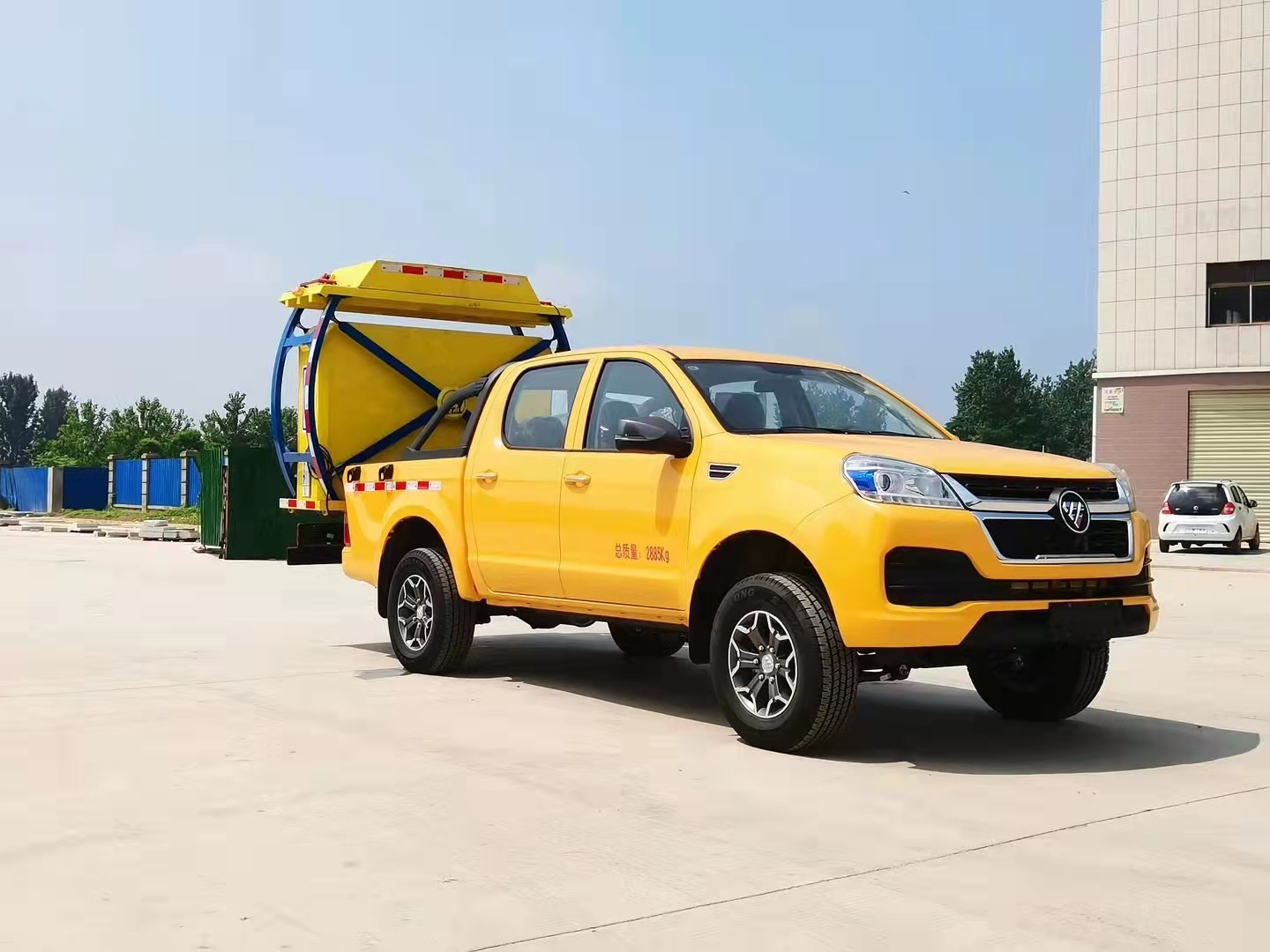 Compact Attenuator Truck LED Guidance Board