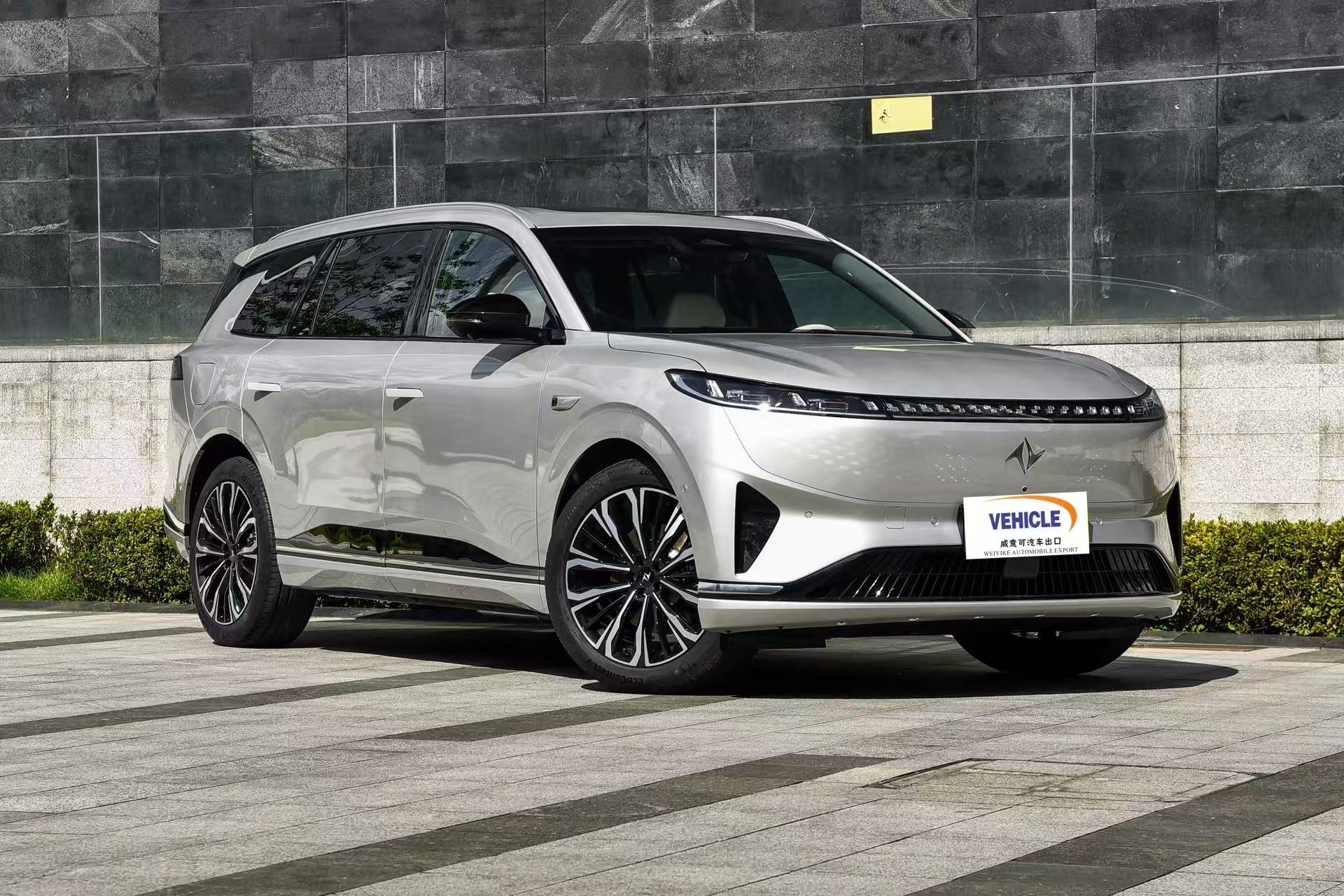 Dongfeng YPAI eπ 008 for export - rear view