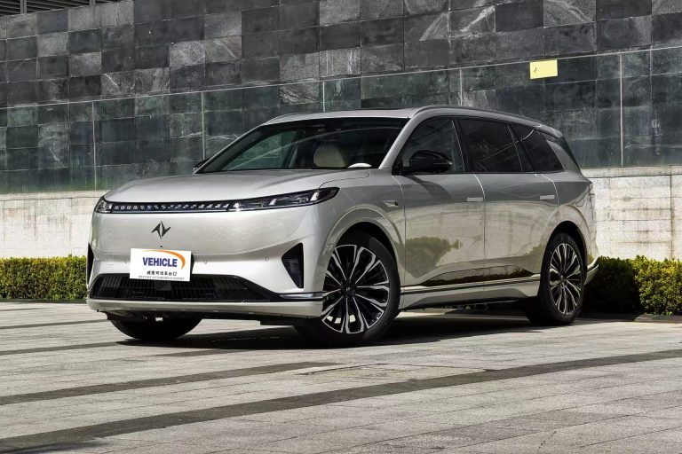 Dongfeng YPAI eπ 008 for export - rear view