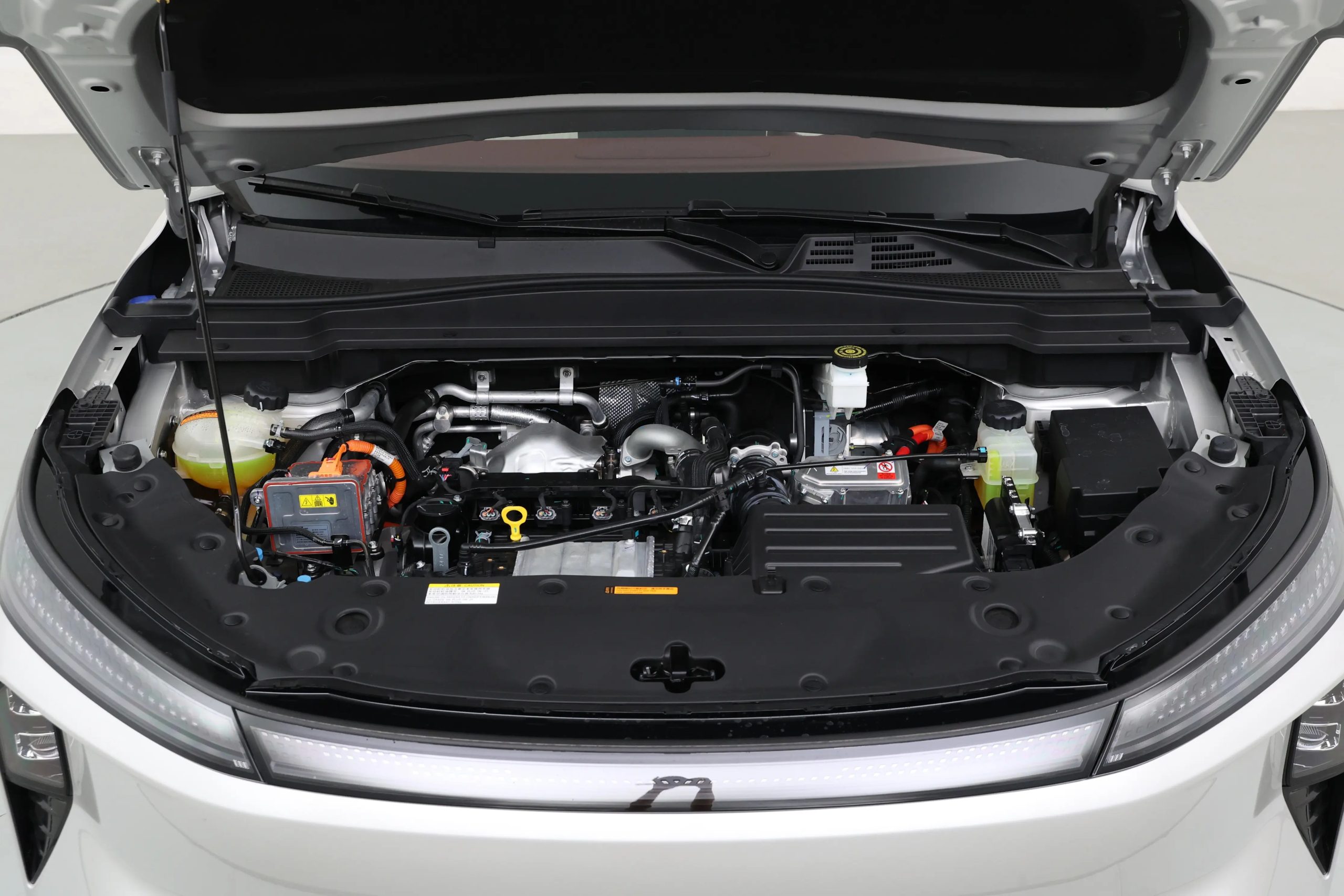 dongfeng-aeolus-l8-for-export-engine-bay.webp